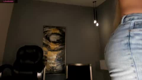 Sophie  Palmer online show from 10, 9, 2025