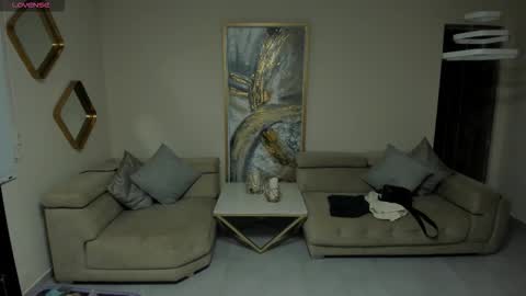 Sophie  Palmer online show from 6, 10, 2025