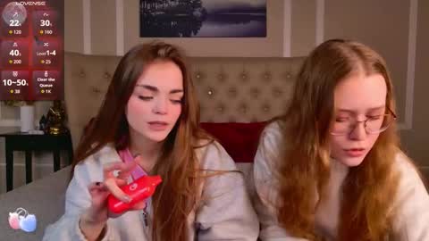 Snapshot of sophiesuvi chatting on 15, 11, 2025 Sophie and my bestie Mandy online show from 15, 11, 2025