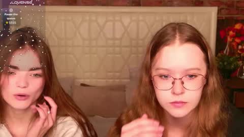 Snapshot of sophiesuvi chatting on 23, 11, 2025 Sophie and my bestie Mandy online show from 23, 11, 2025