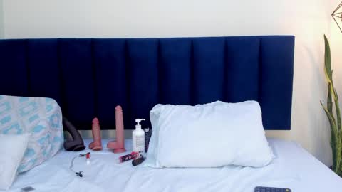 sophieturner_mg online show from 20, 4, 2026