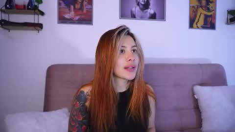 Snapshot of sophiiecums chatting on 30, 10, 2025 Sophiie online show from 30, 10, 2025