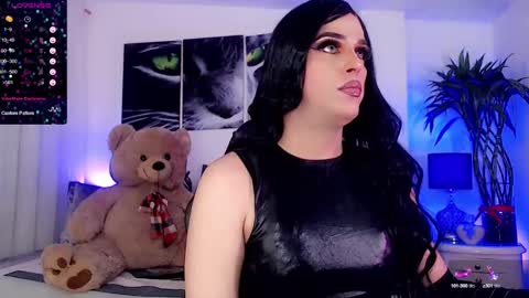 Sophie Sweet online show from 17, 1, 2025