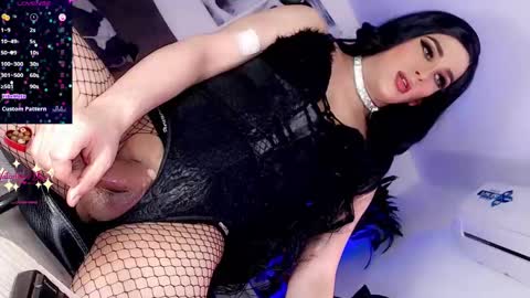 Sophie Sweet online show from 16, 2, 2025