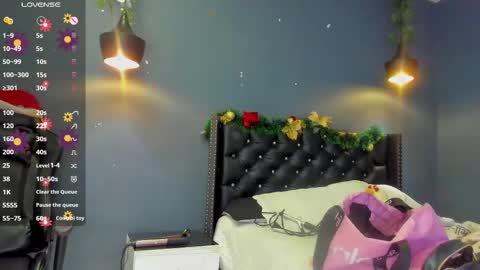 Sophie Taylor online show from 17, 12, 2025