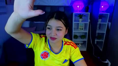 Snapshot of sophyadams_ chatting on 19, 6, 2026 Sophy online show from 19, 6, 2026