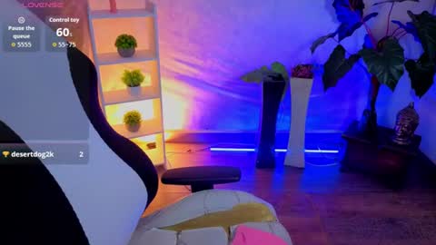 Snapshot of sophyadams_ chatting on 7, 7, 2026 Sophy online show from 7, 7, 2026