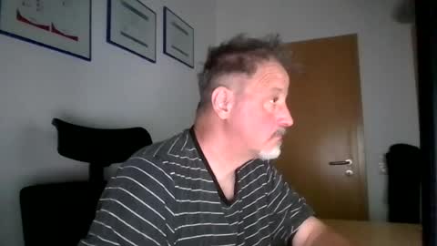 Snapshot of soundshark1974 chatting on 27, 7, 2026 Soundshark online show from 27, 7, 2026