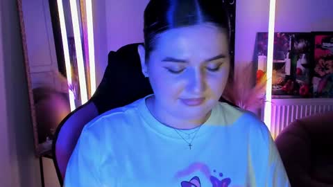 Snapshot of sour_cherry_ chatting on 23, 5, 2026 Jennie online show from 23, 5, 2026
