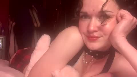 Honey Suckle online show from 30, 9, 2025