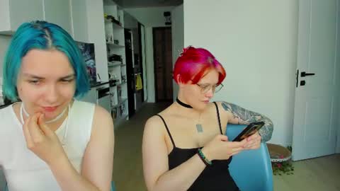 Snapshot of sova_energy chatting on 4, 7, 2026 Leah online show from 4, 7, 2026
