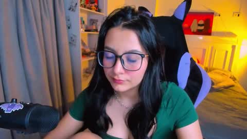 Snapshot of soy___lili chatting on 12, 11, 2025 Lili online show from 12, 11, 2025