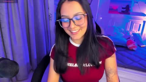 Snapshot of soy___lili chatting on 4, 12, 2025 Lili online show from 4, 12, 2025