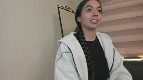 soy_gabrielaa online show from 19, 5, 2026