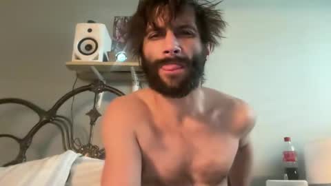 Snapshot of spacecase843 chatting on 19, 1, 2025 TrndSettrz online show from 19, 1, 2025