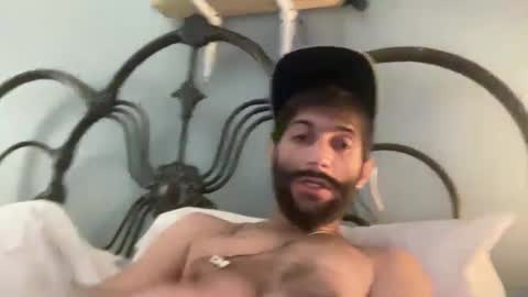 Snapshot of spacecase843 chatting on 9, 2, 2025 TrndSettrz online show from 9, 2, 2025