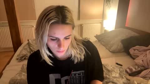 Snapshot of spacegirl42o chatting on 19, 12, 2024 Spacegirl online show from 19, 12, 2024