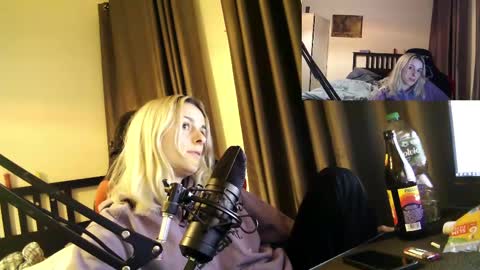 Snapshot of spacegirl42o chatting on 24, 12, 2024 Spacegirl online show from 24, 12, 2024