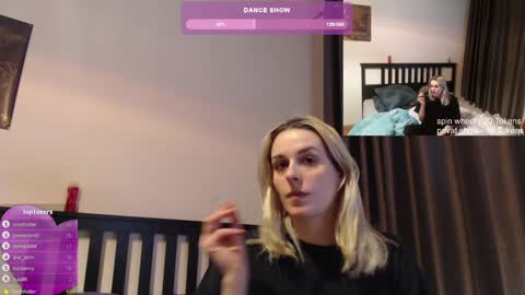 Snapshot of spacegirl42o chatting on 25, 12, 2024 Spacegirl online show from 25, 12, 2024