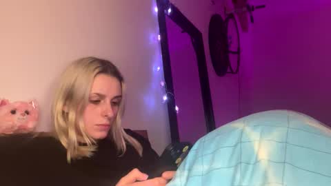 Snapshot of spacegirl42o chatting on 28, 12, 2024 Spacegirl online show from 28, 12, 2024