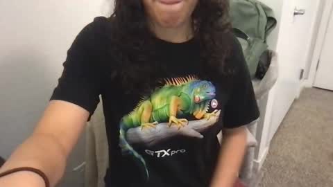 Snapshot of spacey_sub chatting on 17, 12, 2025 spacey online show from 17, 12, 2025