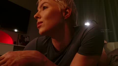 Elizabeth online show from 16, 4, 2026