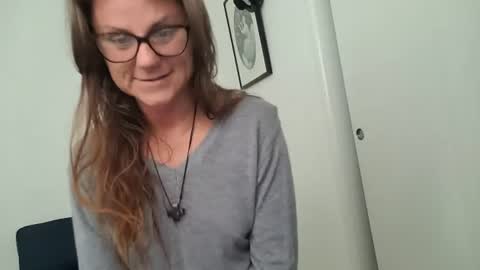 Snapshot of spinwithus chatting on 8, 7, 2026 Rose online show from 8, 7, 2026