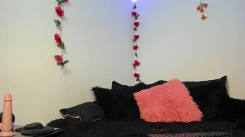 Snapshot of split_girl chatting on 12, 2, 2025 EMMA online show from 12, 2, 2025