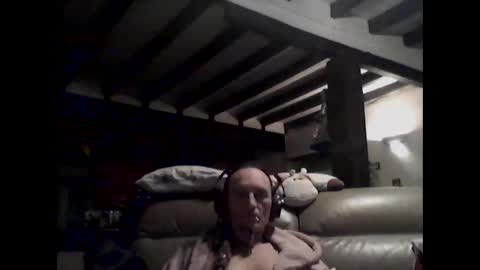 Snapshot of squealer69 chatting on 16, 11, 2025 squealer69 online show from 16, 11, 2025