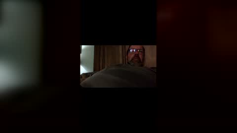 Snapshot of squirreldiamond chatting on 17, 12, 2025 squirreldiamond online show from 17, 12, 2025