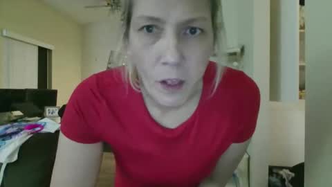 SquirtingDuo online show from 5, 12, 2025