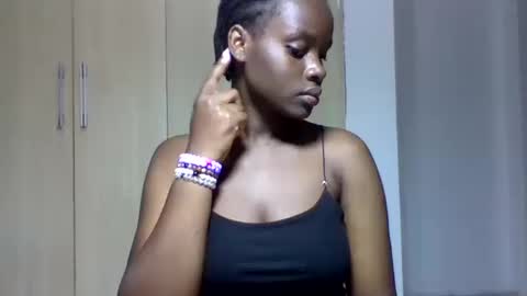 Snapshot of squiter_girlie chatting on 21, 10, 2025 Squiter online show from 21, 10, 2025