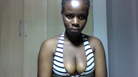 Snapshot of squiter_girlie chatting on 22, 10, 2025 Squiter online show from 22, 10, 2025