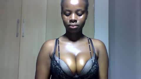 Snapshot of squiter_girlie chatting on 25, 10, 2025 Squiter online show from 25, 10, 2025