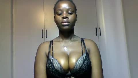 Snapshot of squiter_girlie chatting on 25, 11, 2025 Squiter online show from 25, 11, 2025