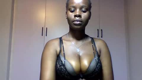 Snapshot of squiter_girlie chatting on 1, 12, 2025 Squiter online show from 1, 12, 2025