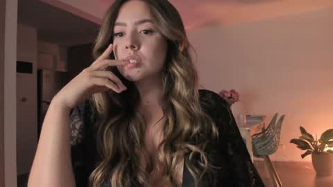 Sophie 3 online show from 4, 2, 2025