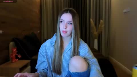 Snapshot of ssurf_time chatting on 25, 6, 2026 Chloe online show from 25, 6, 2026
