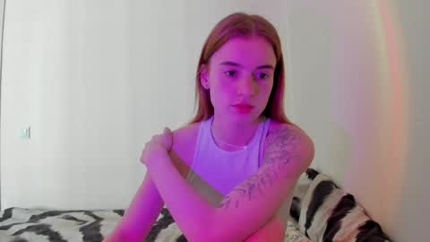 Snapshot of stacey_brow chatting on 6, 5, 2026 stacey online show from 6, 5, 2026