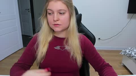 Snapshot of stacy_miraclee chatting on 10, 12, 2024 Stacy online show from 10, 12, 2024