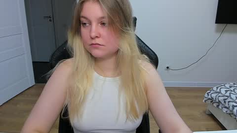 Snapshot of stacy_miraclee chatting on 21, 1, 2025 Stacy online show from 21, 1, 2025
