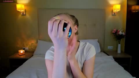 Stacy Mon Tue Wed Thu Fri Sun GMT GMT 3 1000am - 0400pm  online show from 16, 11, 2025