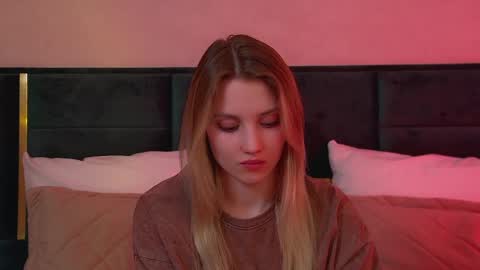 StacyEvances online show from 25, 4, 2026