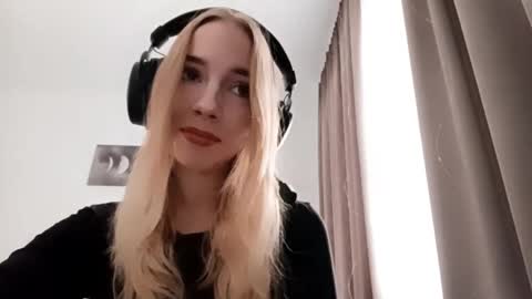 Snapshot of stacyscholle chatting on 7, 2, 2026 Mila online show from 7, 2, 2026