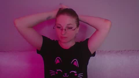 star_girlish online show from 24, 10, 2025