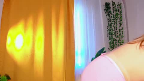 Snapshot of starlace_ chatting on 27, 6, 2026 Nina online show from 27, 6, 2026