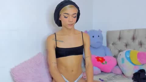 Snapshot of stassiebell chatting on 7, 12, 2024 stassiebell online show from 7, 12, 2024