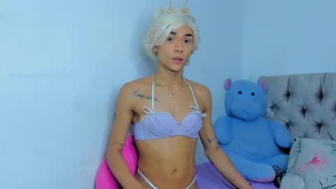 Snapshot of stassiebell chatting on 5, 1, 2025 stassiebell online show from 5, 1, 2025