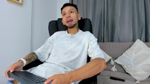 Snapshot of stebansilv_ chatting on 6, 4, 2026 Steban online show from 6, 4, 2026