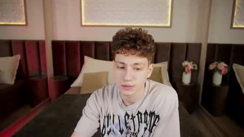 Esrefan online show from 8, 3, 2026